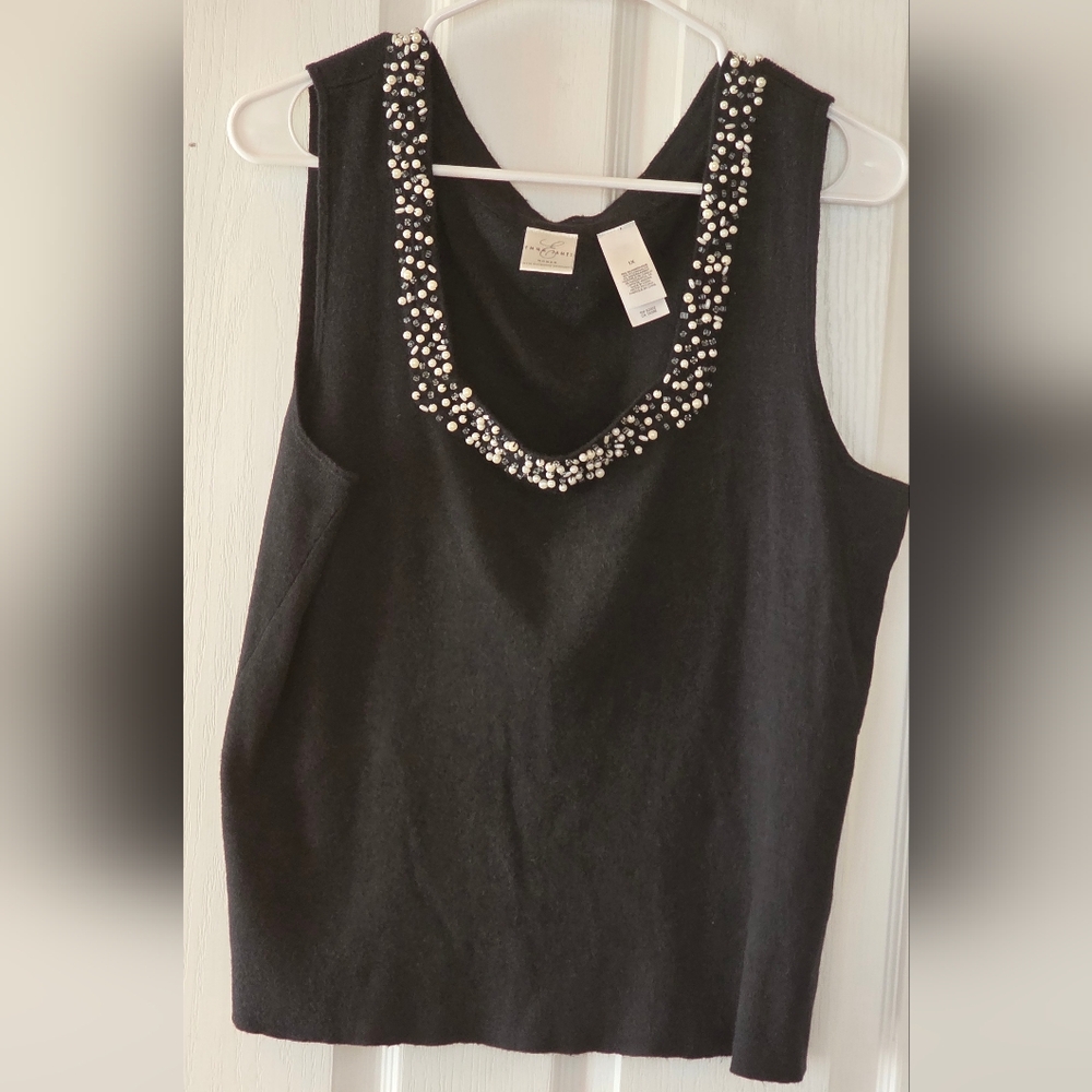 Emma James Bead Black Sleevless Top  Sz 1x.